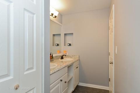 232 Longford Ct, Elgin, IL 60120 photo 9