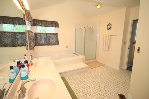 885 Gannon Dr, Hoffman Estates, IL 60169 photo 25