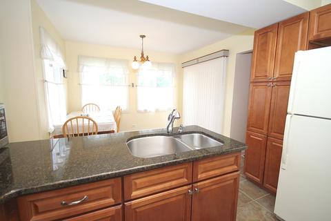 885 Gannon Dr, Hoffman Estates, IL 60169 photo 6