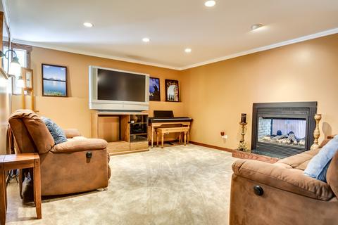 1380 Dennison Rd, Hoffman Estates, IL 60195 photo 19
