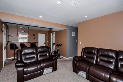 1586 Marshall Dr, Des Plaines, IL 60018 photo 19