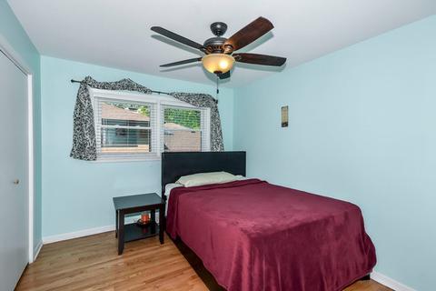 1586 Marshall Dr, Des Plaines, IL 60018 photo 17