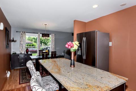 1586 Marshall Dr, Des Plaines, IL 60018 photo 11