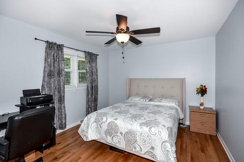 1586 Marshall Dr, Des Plaines, IL 60018 photo 14