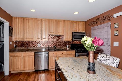 1586 Marshall Dr, Des Plaines, IL 60018 photo 12