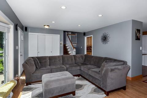 1586 Marshall Dr, Des Plaines, IL 60018 photo 3