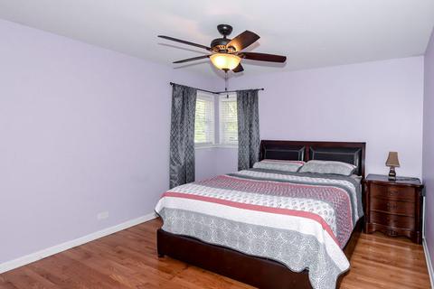 1586 Marshall Dr, Des Plaines, IL 60018 photo 13