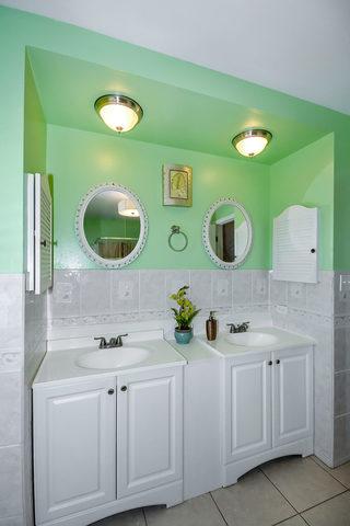 1586 Marshall Dr, Des Plaines, IL 60018 photo 16