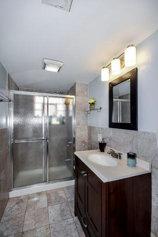 1586 Marshall Dr, Des Plaines, IL 60018 photo 21