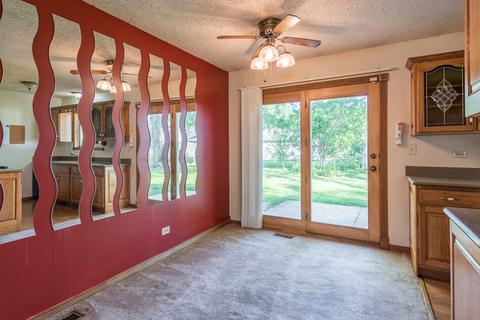 3075 Fox Hill Rd, Aurora, IL 60504 photo 7