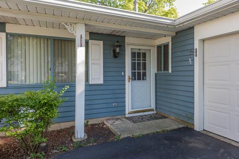 3075 Fox Hill Rd, Aurora, IL 60504 photo 3