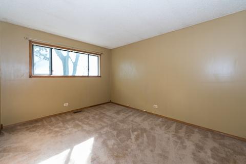 3075 Fox Hill Rd, Aurora, IL 60504 photo 12