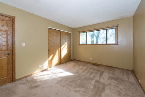 3075 Fox Hill Rd, Aurora, IL 60504 photo 13