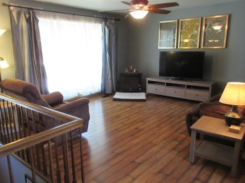 835 Hunter Dr, Roselle, IL 60172 photo 4