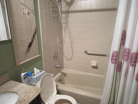 835 Hunter Dr, Roselle, IL 60172 photo 8