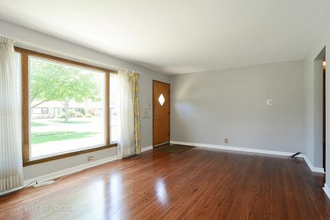 504 N Pine St, Mount Prospect, IL 60056 photo 3