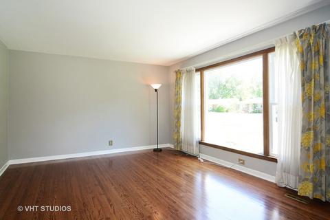 504 N Pine St, Mount Prospect, IL 60056 photo 2