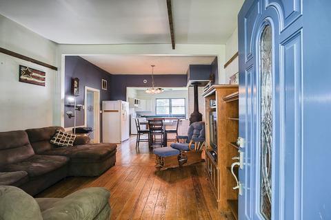 305 E Byron St, Sidney, IL 61877 photo 8