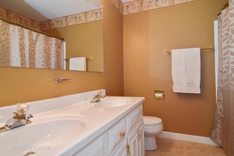 1464 Groton Ln, Wheaton, IL 60189 photo 17