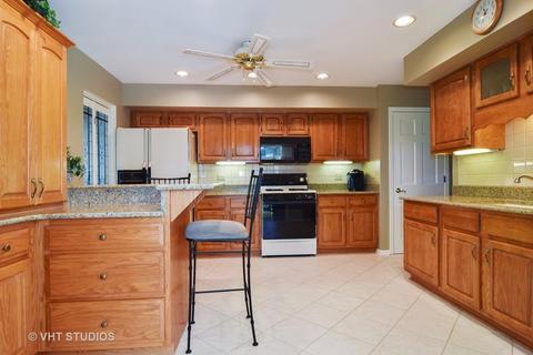 1464 Groton Ln, Wheaton, IL 60189 photo 6