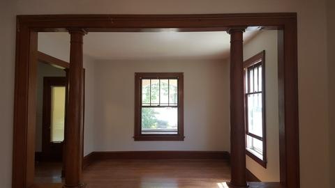 412 S State St, Elgin, IL 60123 photo 4