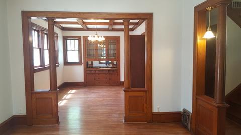 412 S State St, Elgin, IL 60123 photo 3