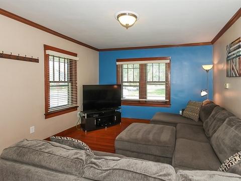 889 Van St, Elgin, IL 60123 photo 6