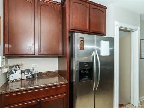 889 Van St, Elgin, IL 60123 photo 10