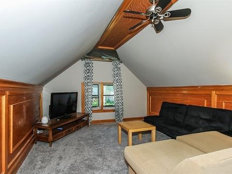 889 Van St, Elgin, IL 60123 photo 18