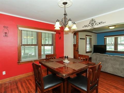 889 Van St, Elgin, IL 60123 photo 12
