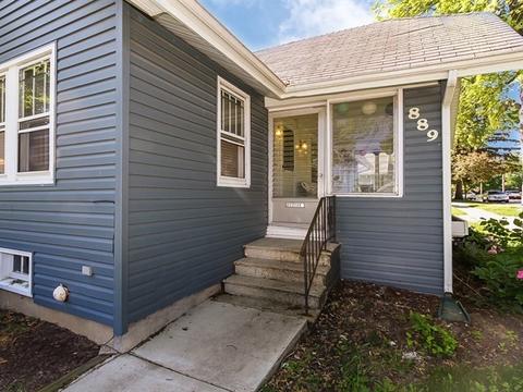 889 Van St, Elgin, IL 60123 photo 2