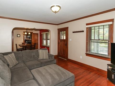 889 Van St, Elgin, IL 60123 photo 7