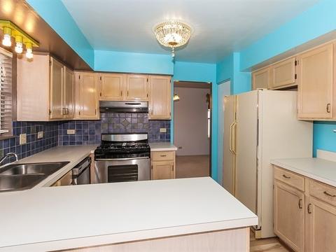 225 Dickens Trl, Elgin, IL 60120 photo 8