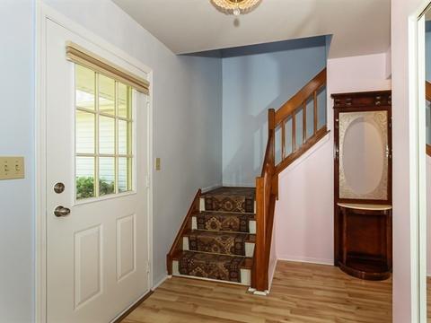 225 Dickens Trl, Elgin, IL 60120 photo 3