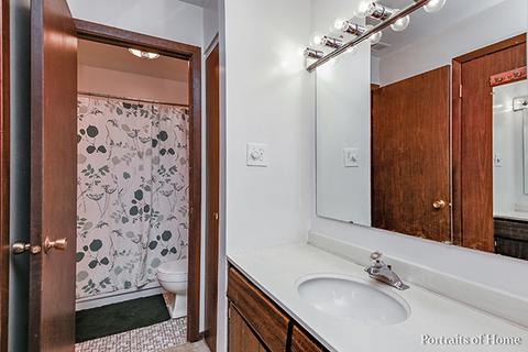 1610 Thames Ct #C, Wheaton, IL 60189 photo 10