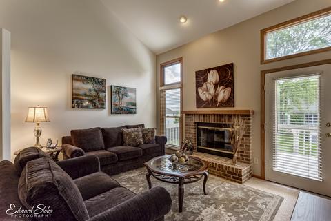 4741 Oregon Trl, Mchenry, IL 60050 photo 3
