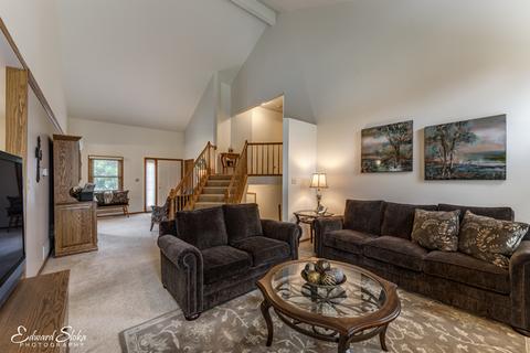4741 Oregon Trl, Mchenry, IL 60050 photo 4