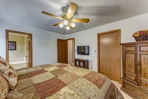 4741 Oregon Trl, Mchenry, IL 60050 photo 13