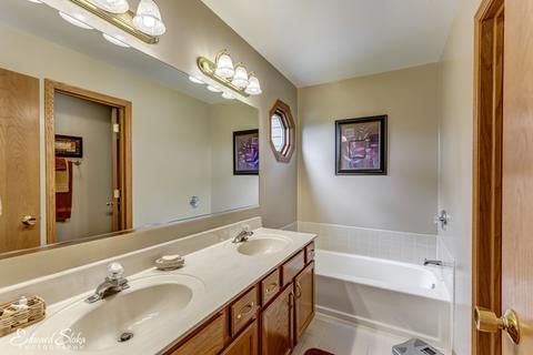 4741 Oregon Trl, Mchenry, IL 60050 photo 14