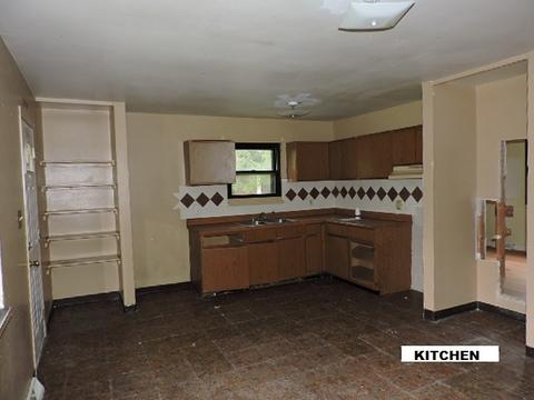 783 Moore St, Kankakee, IL 60901 photo 4
