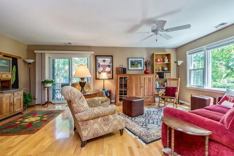 2425 Central St #3A, Evanston, IL 60201 photo 2