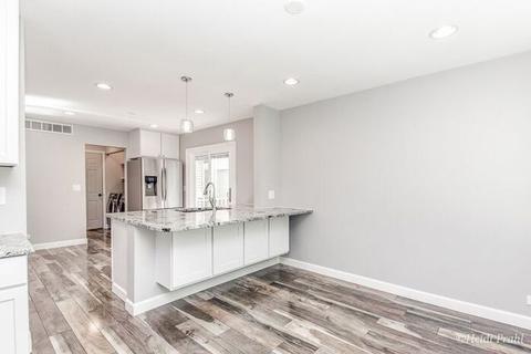 1044 Devonshire Ave, Naperville, IL 60540 photo 8