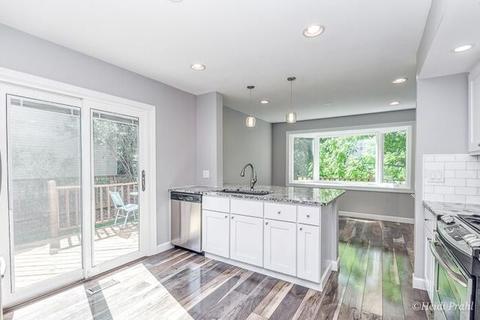 1044 Devonshire Ave, Naperville, IL 60540 photo 9