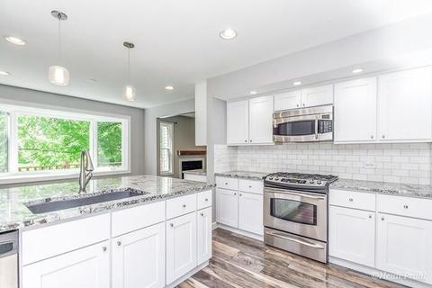 1044 Devonshire Ave, Naperville, IL 60540 photo 6