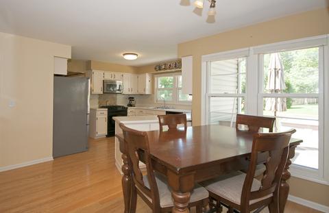 4221 Forest Glen Dr, Hoffman Estates, IL 60192 photo 9