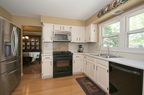 4221 Forest Glen Dr, Hoffman Estates, IL 60192 photo 7
