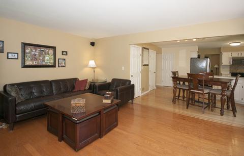 4221 Forest Glen Dr, Hoffman Estates, IL 60192 photo 14