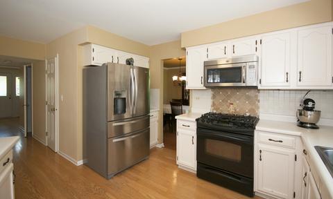 4221 Forest Glen Dr, Hoffman Estates, IL 60192 photo 8