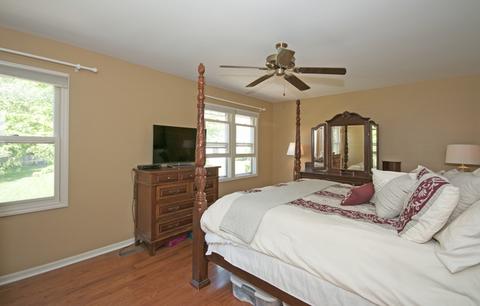4221 Forest Glen Dr, Hoffman Estates, IL 60192 photo 15