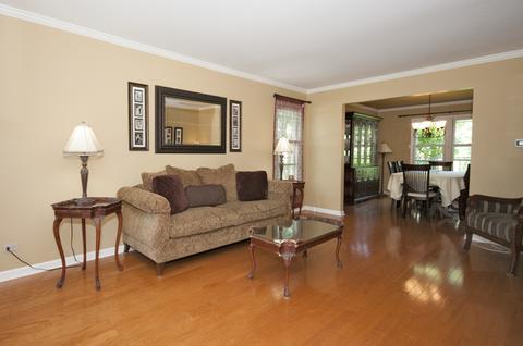 4221 Forest Glen Dr, Hoffman Estates, IL 60192 photo 4